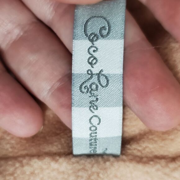 Coco Lane Couture | Small Dog Faux Fur Coat with Hood - Picture 5 of 6